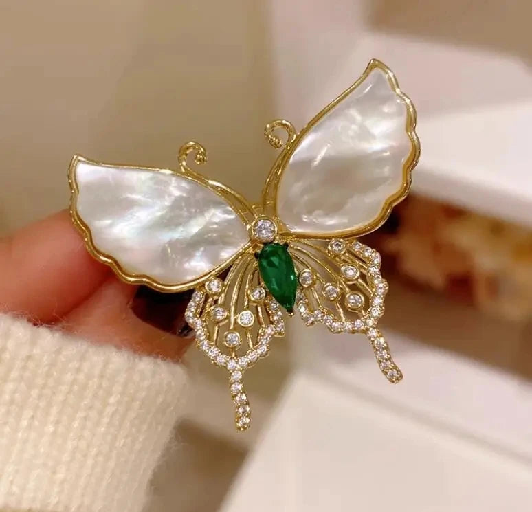 Exquisite Women‘s Brooch Crystal Snowflake Lapel Pins for Men Blue CZ Rhinestone Suit Clothes Badge Luxury Jewelry Accessories