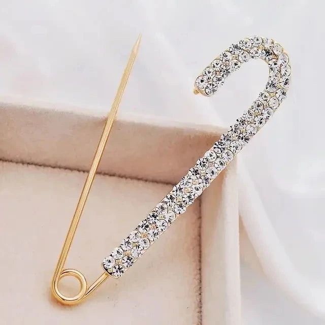 Exquisite Women‘s Brooch Crystal Snowflake Lapel Pins for Men Blue CZ Rhinestone Suit Clothes Badge Luxury Jewelry Accessories